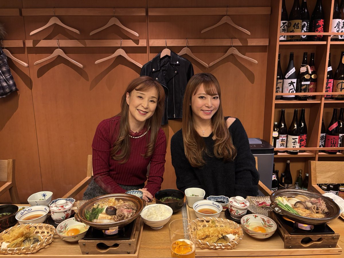 serika0614's tweet photo. お世話になっている大好きなお店.#博多廊法善寺店  で、とても豪勢なランチ　#すき焼き御膳　を頂きました！
妃那マリカちゃんと。。
お味はもちろん美味しい！
そして、すごくボリュームがあって、超お腹いっぱい😊
博多廊さんは、いろんなお料理　どれも美味しいです！
#大咲せり花 
#博多廊法善寺店 https://t.co/aihJv6eH7M
