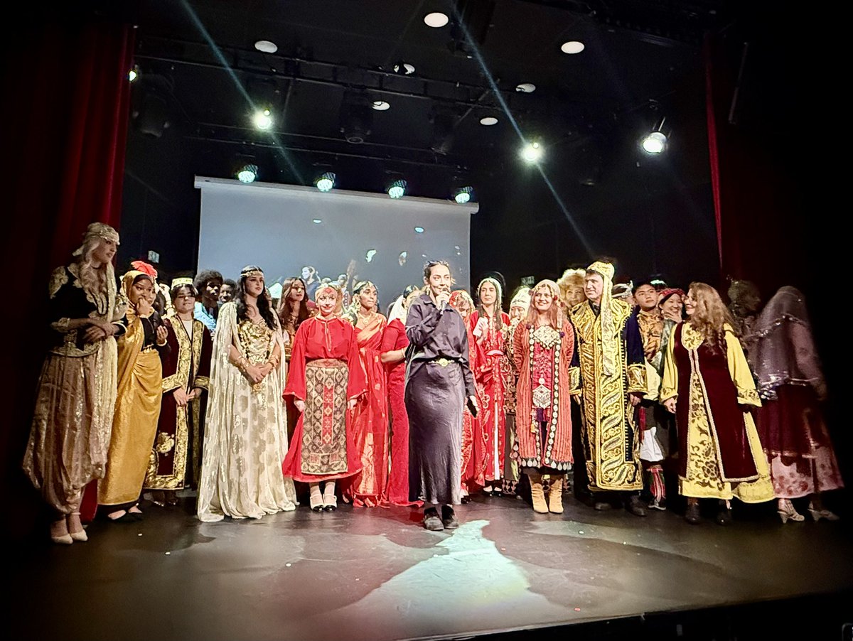 Fr_Bechieau's tweet photo. Le #FESTISOL 2025 est lancé dans le #19e ! Trois semaines de découverte et rapprochement des cultures pour porter l’espoir d’un monde de paix fraternel et solidaire ! Bravo à l’association Second Souffle pour ce formidable défilé « Tradition en vogue » ! #Paris #Paris19 @LigueParisEduc @MdCA75019 @Paris19e