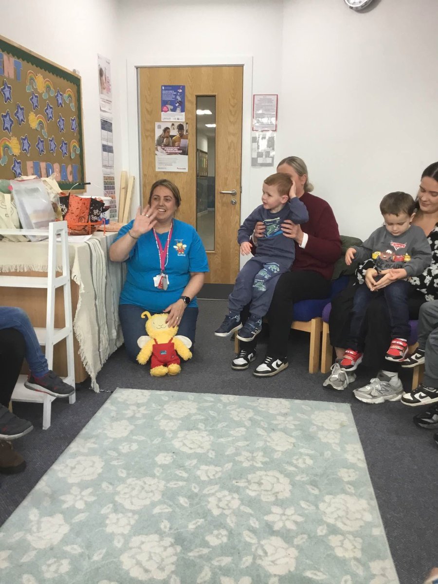 Gargieston's tweet image. Today during our Stay and Play, the ECC children welcomed their adults in to a BookBug session. Lots of fun, singing, reading and giggles were had by all. #BookBug #ParentalEngagement #earlylearning