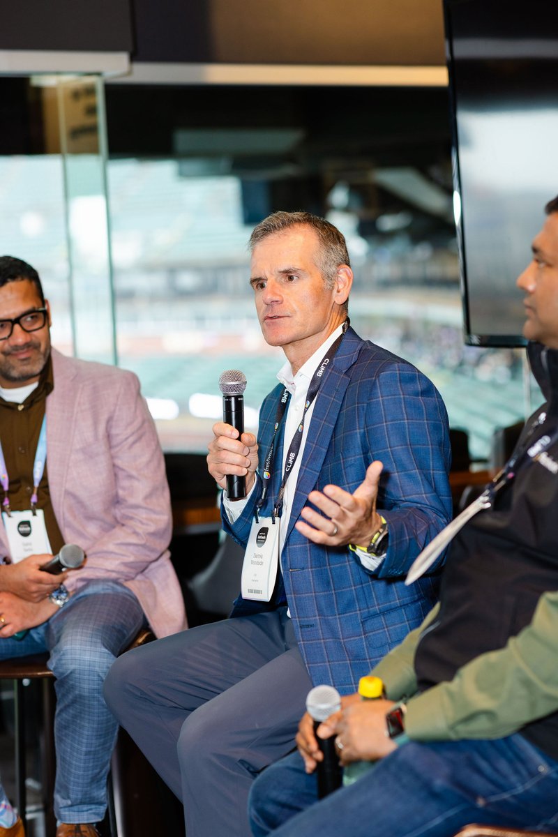 FreshworksInc's tweet image. What a day at #Refresh2025 North America.

We united around one mission: make work uncomplicated and deliver real results. From customer stories (@AMCTheatres, @Fabletics, @DHLus + more) to new product launches, Freshdesk Command Center, Freddy AI Insights, Intelligent Routing,…