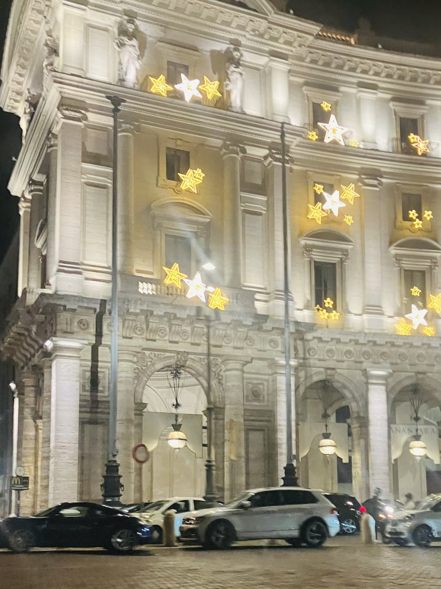 La nostalgia è solo un modo gentile di ricordarci chi siamo stati. Buonanotte!