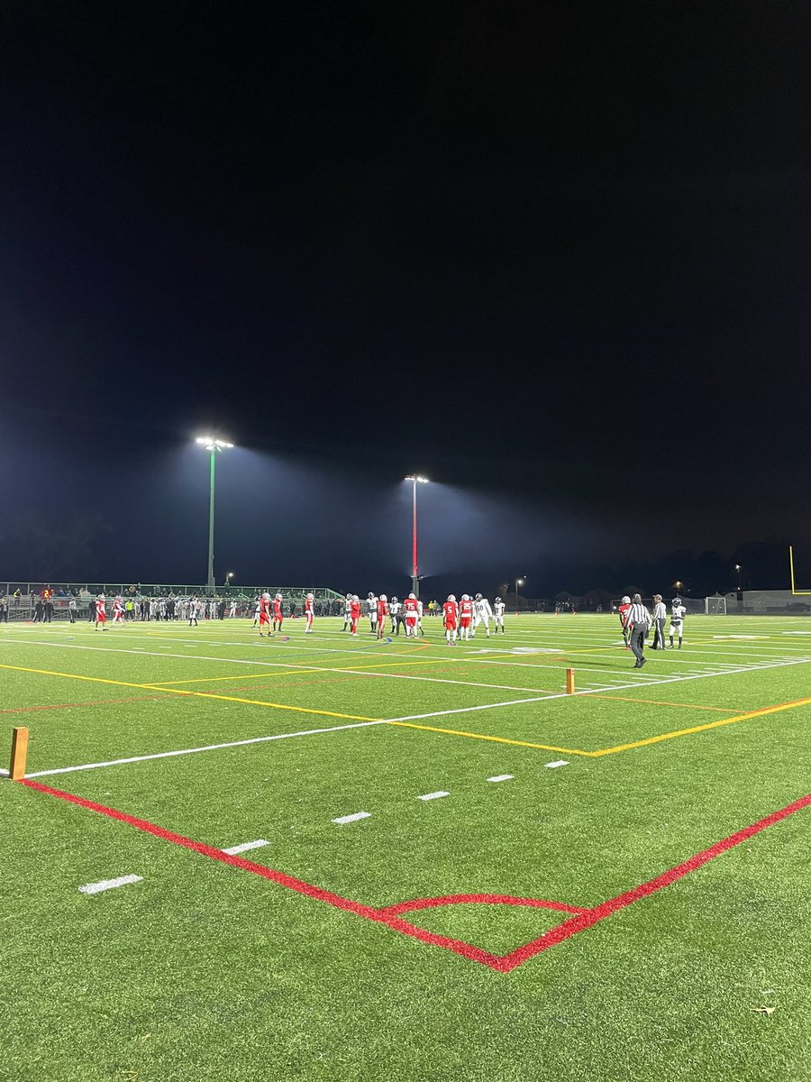 gopherathletics's tweet photo. End of 1st Quarter 
Glen Burnie 14
Meade 0 https://t.co/V8CSWuaOAt
