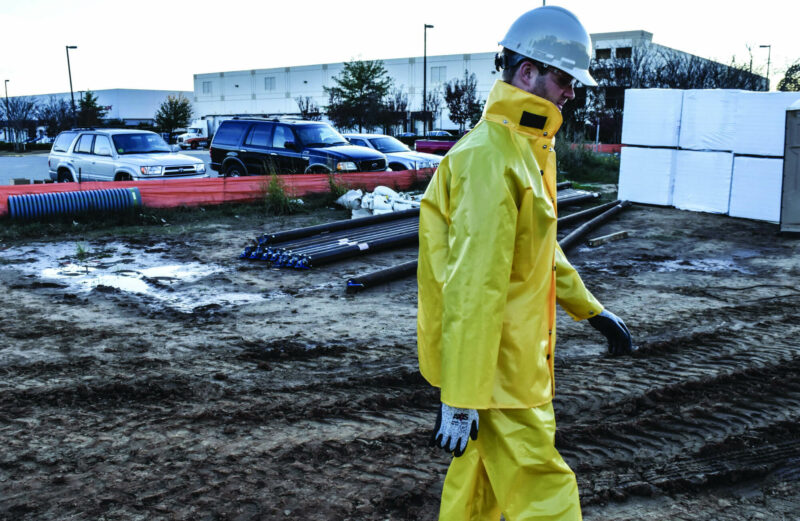 Utility_Safety's tweet photo. Rain gear is great — if you remember to bring it. Plan for the forecast.

#DailySafetyMoment
#ClickBeforeYouDig
#WheresTheLINE
#DigSafe
#ClickToKnow
#Alberta
#UtilitySafetyPartners https://t.co/2CNDLCrAXp