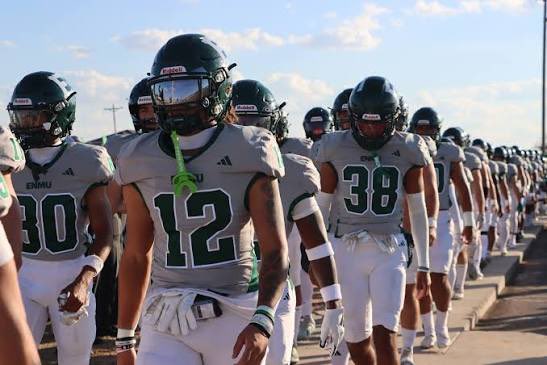 BrysonBloom's tweet image. After a conversation with @CoachKelleyLee I am blessed to receive my second offer (1st D2) from ENMU! #AGTG

@CoachCiscoAHS @CoachKyleShoot @AaronCisco4 @ScottSing82 @PrepRedzoneNM @cjrecruiting2 @Perroni247 @MikeRoach247 @MikeFarrellESPN