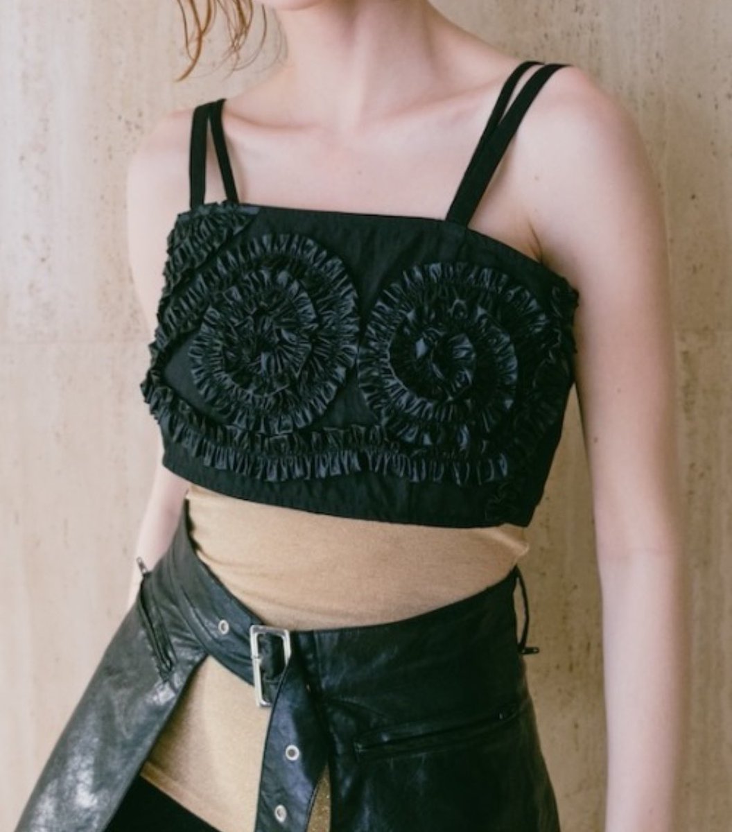 個人的に美術館に着ていきたい服No. 1の“sahara” 柄とか装飾とか