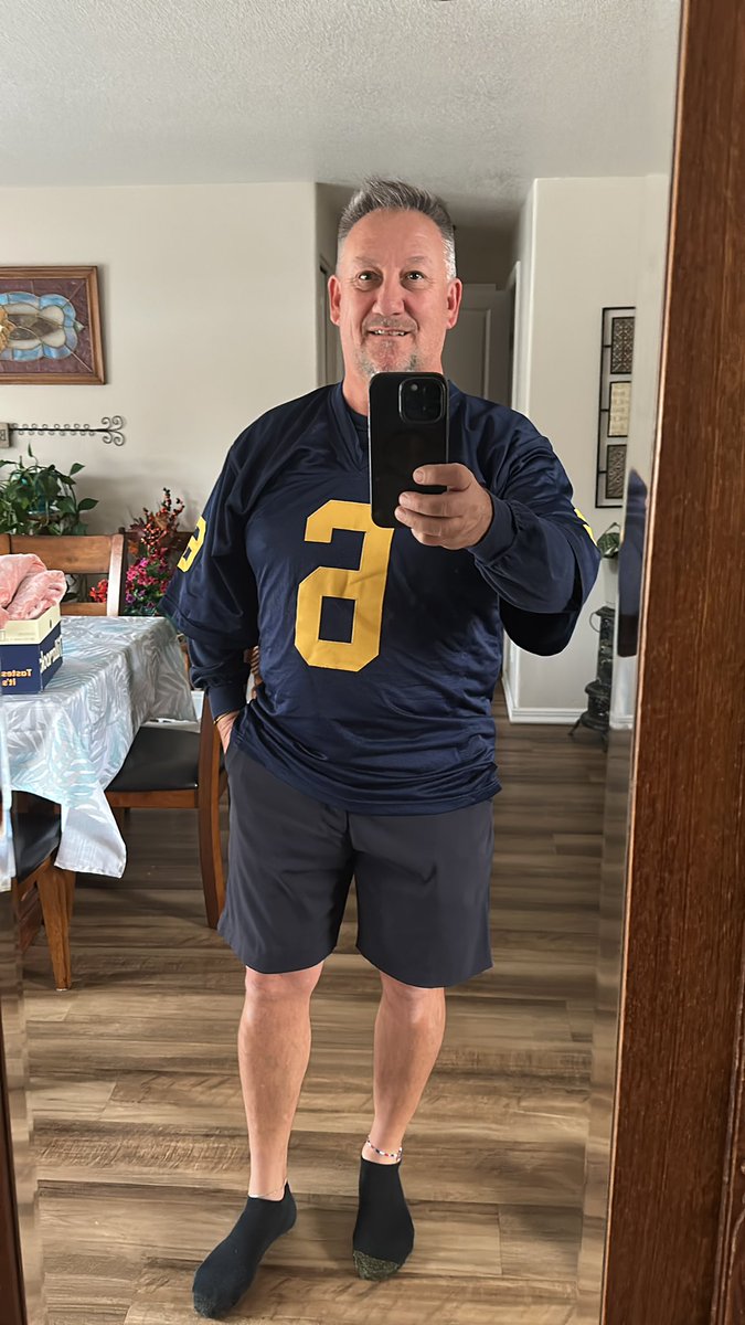 Off to Autzen tonight for Gopher Duck game!!  Natives will be restless with the Maize and Blue on my body!!  Go Blue!!