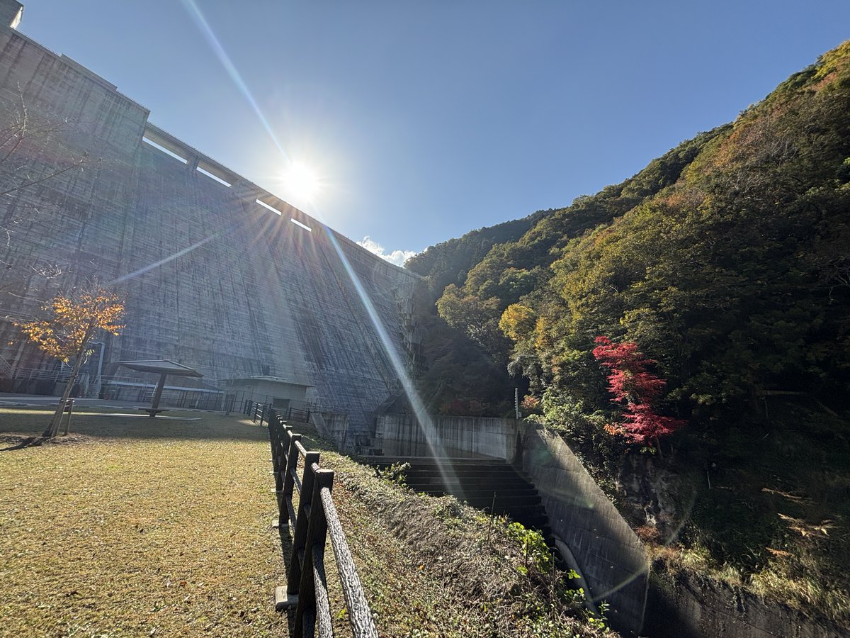 TetsuyaHanda's tweet photo. I create digital works that blend handwritten art and photographyโquiet reflections shaped by structure, light, and seasonal rhythm.
If any of these images resonate with you, feel free to reach out.
#DigitalArt #Photography #HandwrittenArt #AutumnLight #StructureAndSilence https://t.co/55ZTuCMHZC