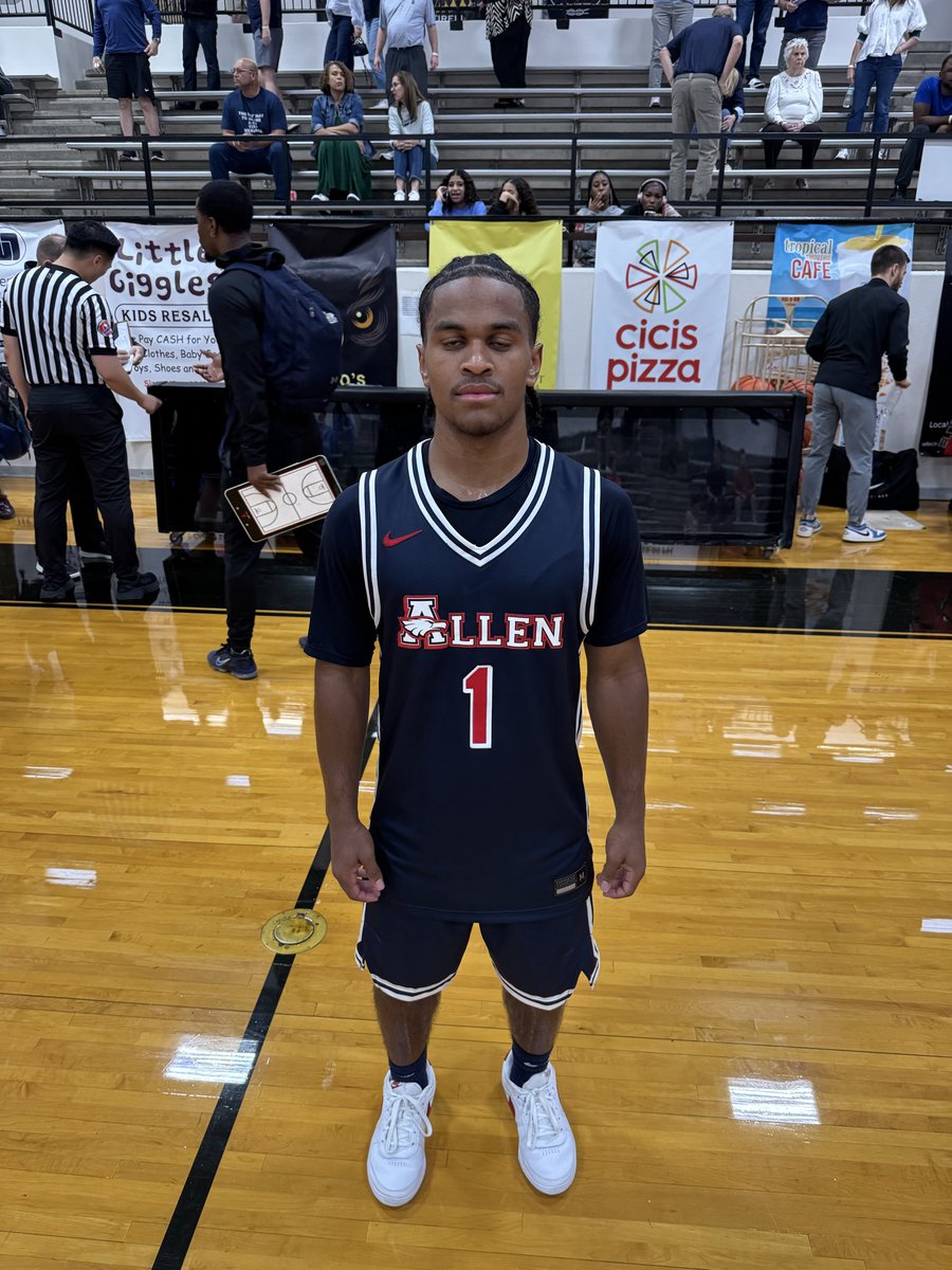 bahoopsTX tweet media