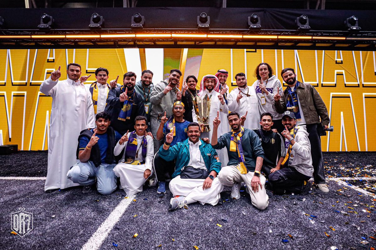 لكل مجتهد نصيب ألف مبروك يا قائد ، نجاحك زادك عز وفعلا كنت قد كلامك الكأس ما تطلع من الرياض
لحظات لن تنسى شكراً لكم يا الجمهور العظيم على تشجيعكم و دعمكم الدائم 💛☝🏻

<a href="/DR7TEAM_/">DR7 TEAM</a> <a href="/Drb7h1/">Drb7h</a>