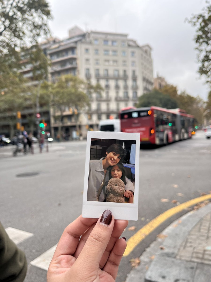shotsbyali's tweet photo. ASHDRES IN SPAIN?! 

jk syempre dinala ko sila sa espanya ako na nag adjust nak HWHAHHAHA i miss them 😭 https://t.co/zvSjWXsMWn