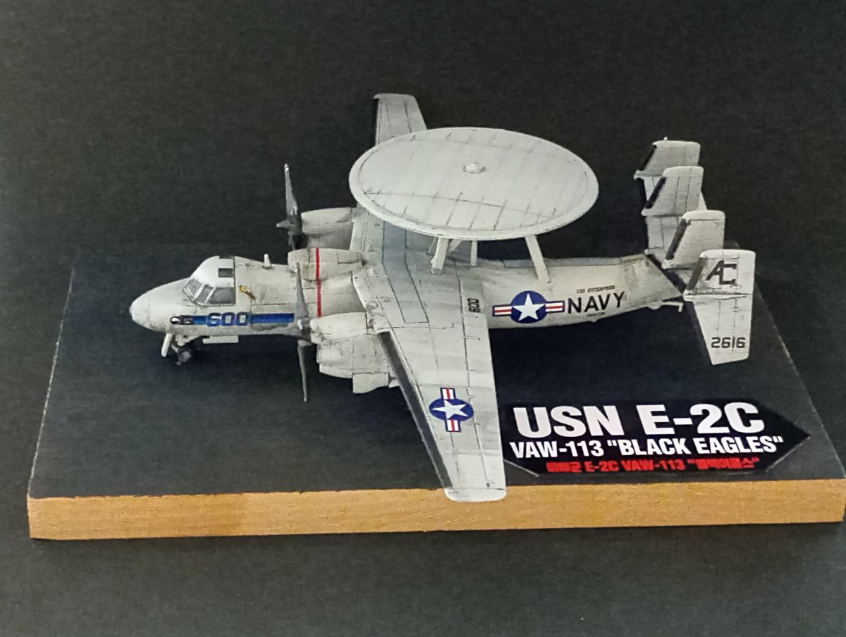 お前が作った飛行機魅せろ アカデミーの144ホークアイ 1000円