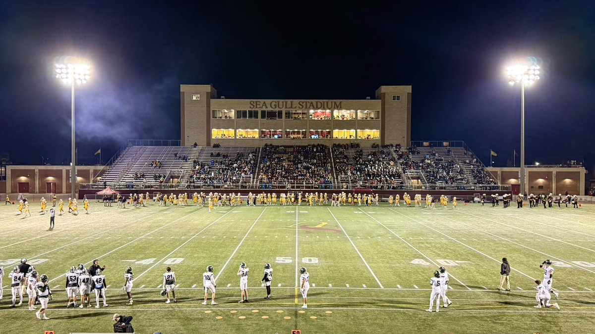 Friday night lights at Salisbury University 🏈 

📍 Salisbury, Maryland
🏟️ Sea Gull Stadium 
🏠 <a href="/SeaGullFootball/">Salisbury University Football</a> 
🆚 Vermont State University Castleton

#GoGulls | #d3fb 

Link to watch the game ⬇️📺
team1sports.com/suseagulls/