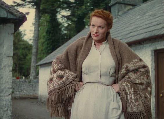 ThisIsIreland3's tweet image. Maureen O'Hara in her role as the fiery Irish lass, Mary Kate Danaher in the 1952 movie classic, The Quiet Man, some of which was filmed at Ballyglunin railway station in north County Galway and in various locations in Connemara and Mayo 🇮🇪☘️

#ireland #MaureenOHara #thequietman