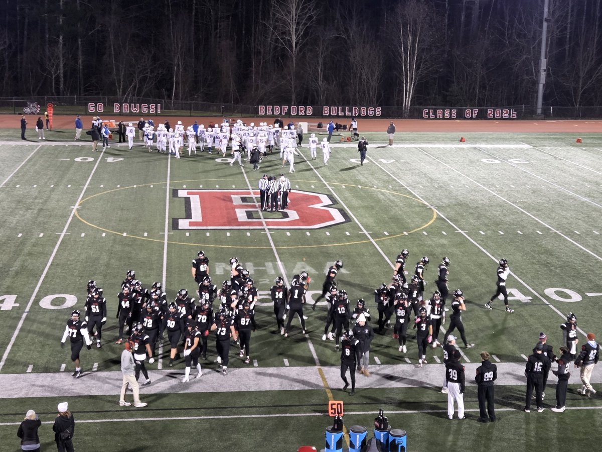 Bedford and Winnacunnet ready for kickoff in the NH D1 Quarterfinals.  <a href="/nhsportspage/">NH Sports Page.com</a>