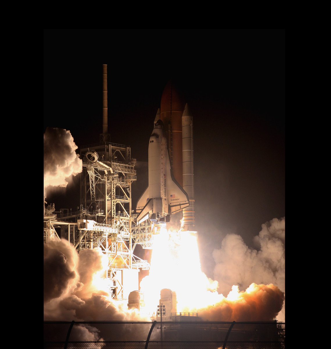billmeco's tweet image. OTD 17 years ago #spaceshuttle #Endeavour #ov105 #launched on the #STS-126 mission from #pad39A #KSC to the #ISS. ktb.net/~billmeco/spac…