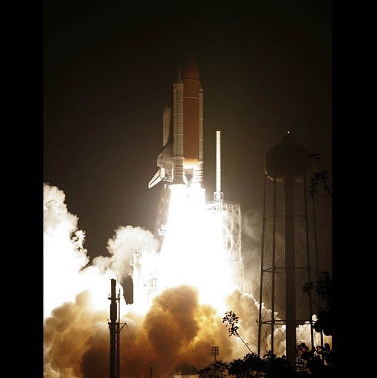 billmeco's tweet image. OTD 17 years ago #spaceshuttle #Endeavour #ov105 #launched on the #STS-126 mission from #pad39A #KSC to the #ISS. ktb.net/~billmeco/spac…