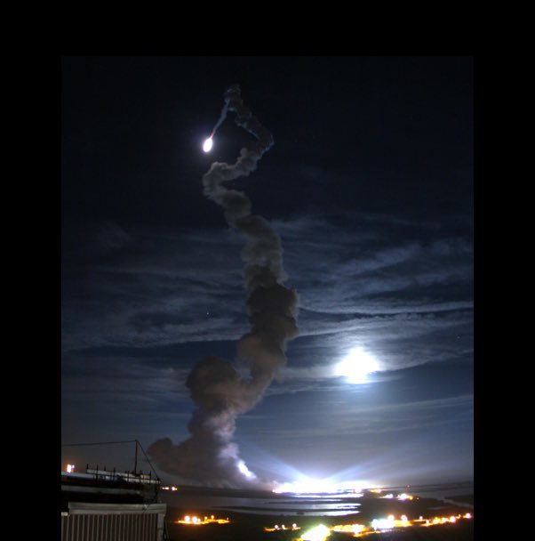 billmeco's tweet image. OTD 17 years ago #spaceshuttle #Endeavour #ov105 #launched on the #STS-126 mission from #pad39A #KSC to the #ISS. ktb.net/~billmeco/spac…