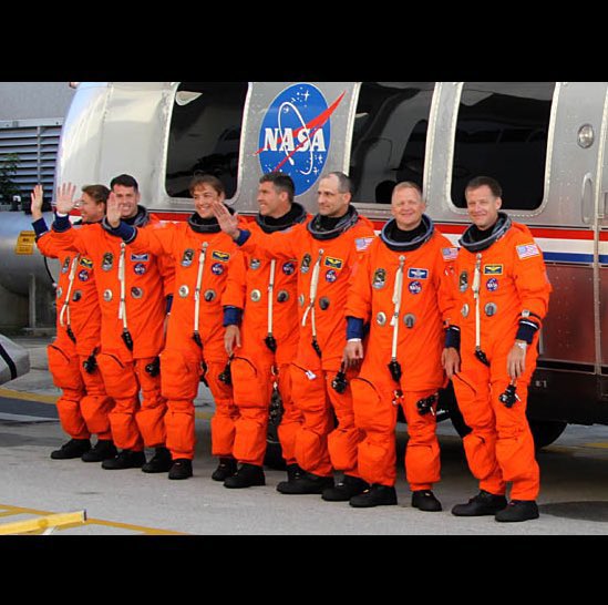 billmeco's tweet image. OTD 17 years ago #spaceshuttle #Endeavour #ov105 #launched on the #STS-126 mission from #pad39A #KSC to the #ISS. ktb.net/~billmeco/spac…