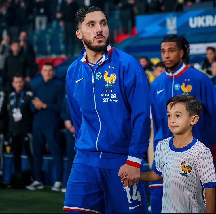 FRBlueMoon's tweet image. 🇫🇷 Les médias français sur Rayan Cherki depuis 24h… n’importe quoi.