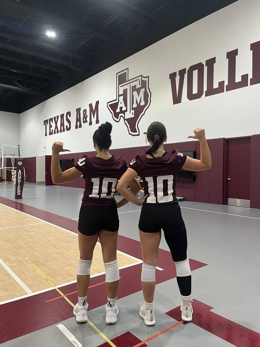 AggieVolleyball's tweet image. #Chants can be heard at Reed Arena 🗣️

Mar-cel Reed
Mar-cel Reed
Mar-cel Reed

#GigEm // #AggieVB // @AggieFootball