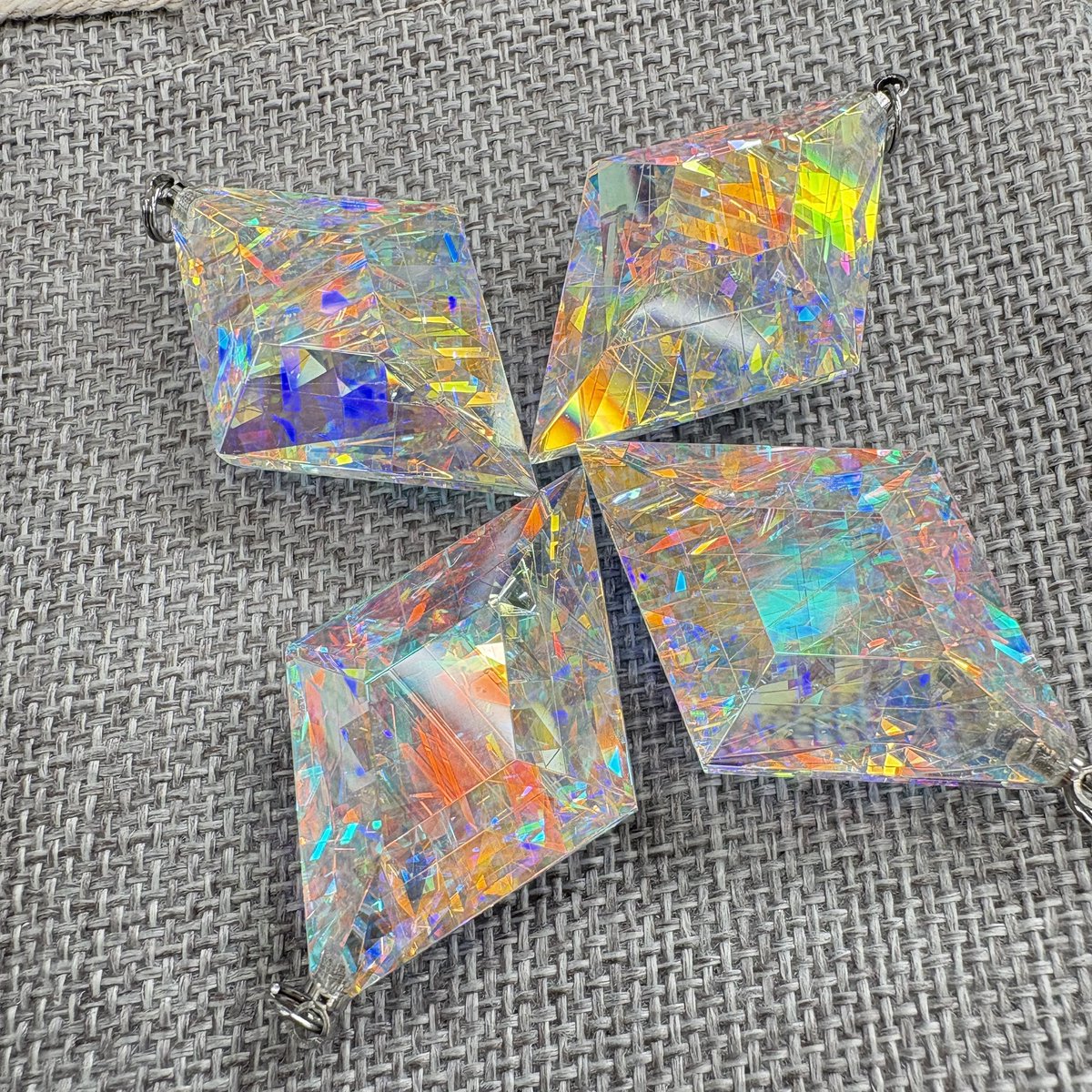 Post by 🌈💎光とガラスのコラボ 虹の結晶 モナジー工房 on X: きらら