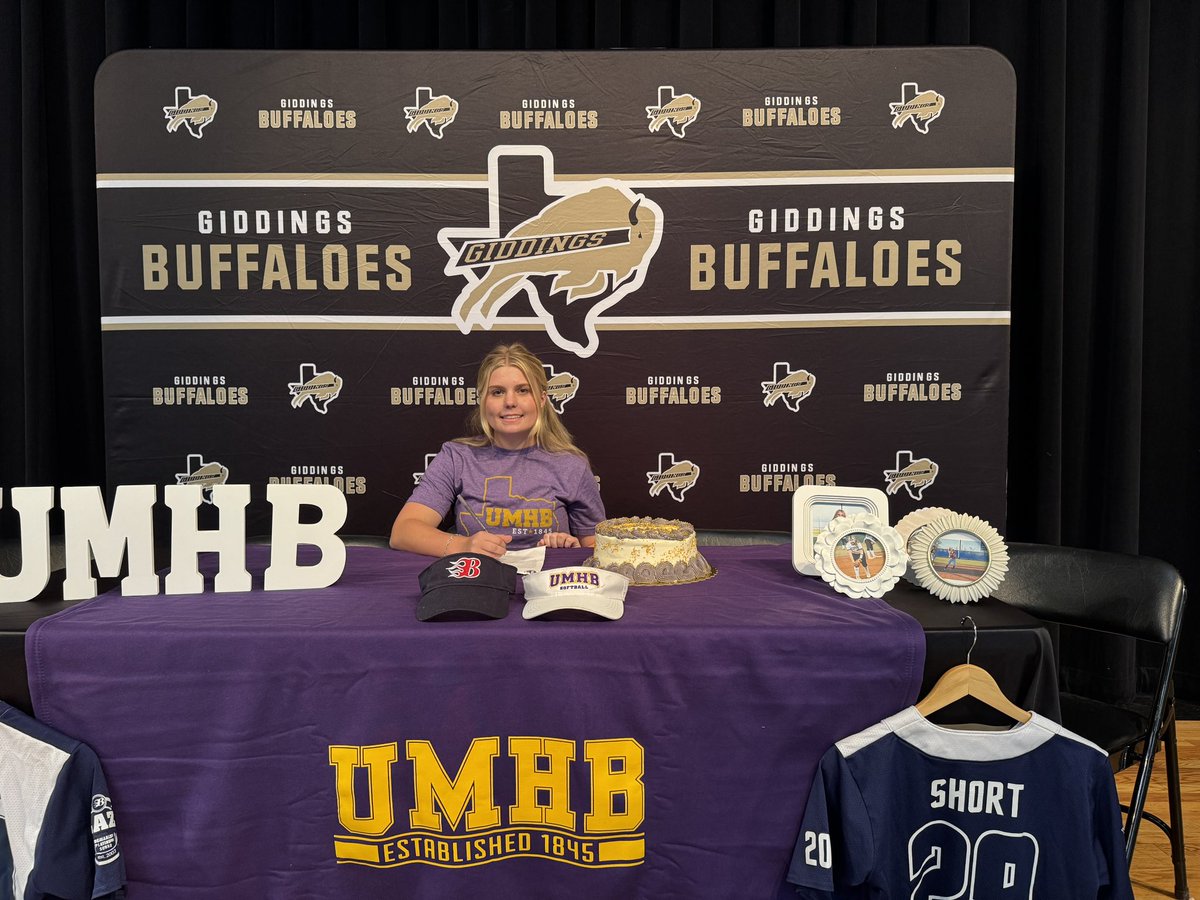 Emma29Short's tweet photo. Officially official!! Can’t wait for the next level!! https://t.co/FEUDUtxYrb