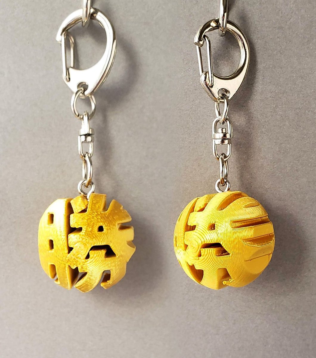 skyfish_creator's tweet photo. 本日と明日 #デザフェス に出展します！
漢字を球体にした『漢字ボール』。
これは新作「美」！他の字よりも細めに作って、美しい？

定番の「勝」も。

ブースNo：H-232
出展日：11/15(土)終日、16(日)※14時まで
出展名：skyfish

#デザインフェスタ 
#デザフェス62リポスト
#デザインフェスタ62 https://t.co/ut1KiEZbLb