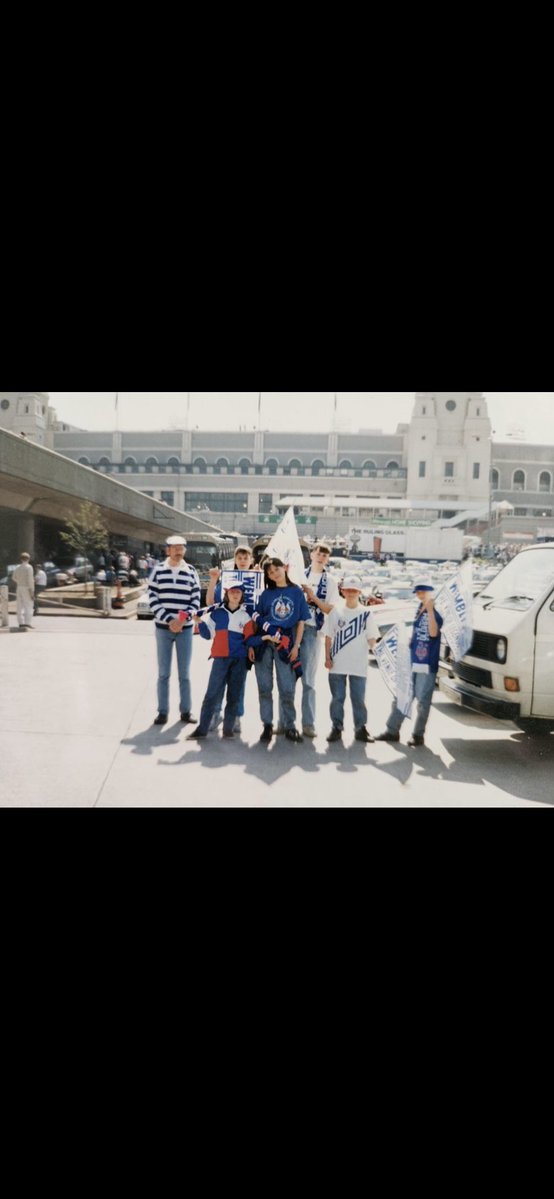 lookersgirl's tweet image. My dad passed away last week. So glad he got to see #oafc win at Wembley after all these years. 💙