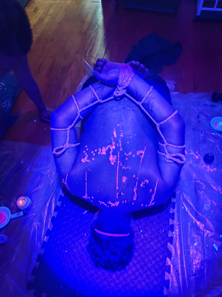 OnlyYack's tweet photo. Sesión de Waxplay con mi chico 🕯️❤️ https://t.co/E3i6xtaeGl