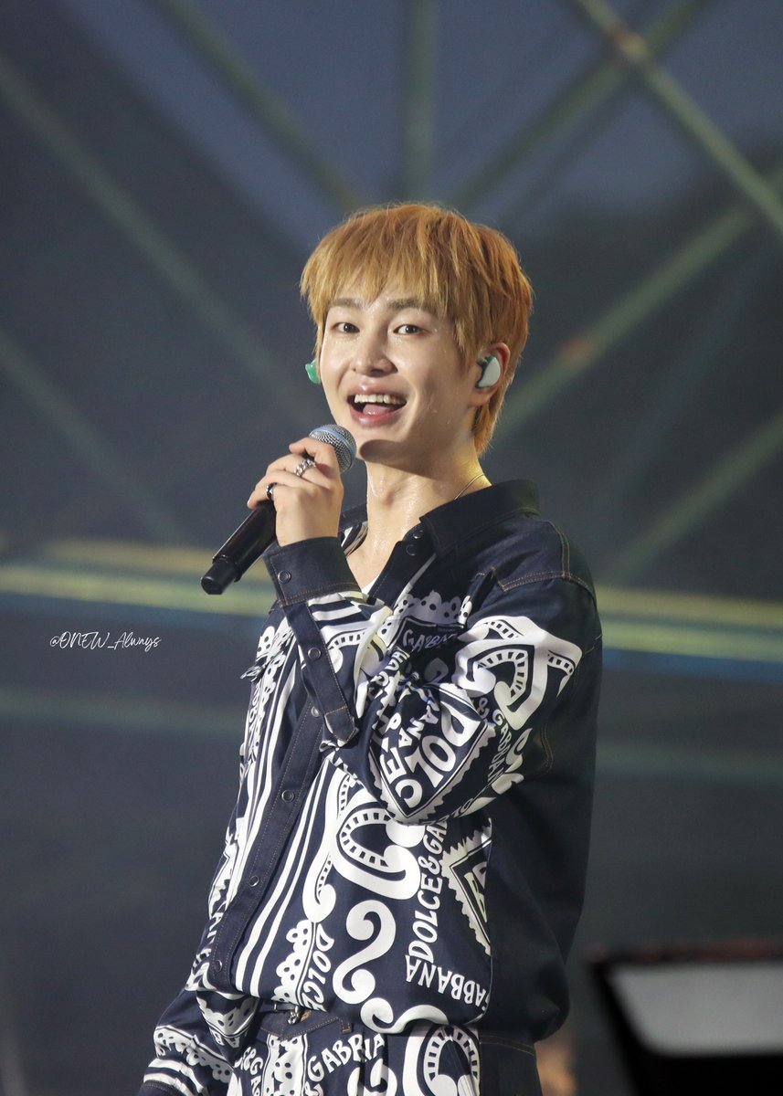 온유 #ONEW #オニュ@SHINee @ONEW_GRIFFIN