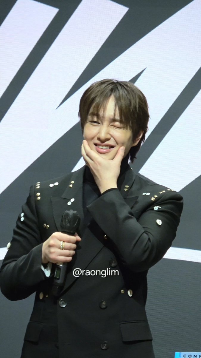 온유 #ONEW #オニュ@SHINee @ONEW_GRIFFIN