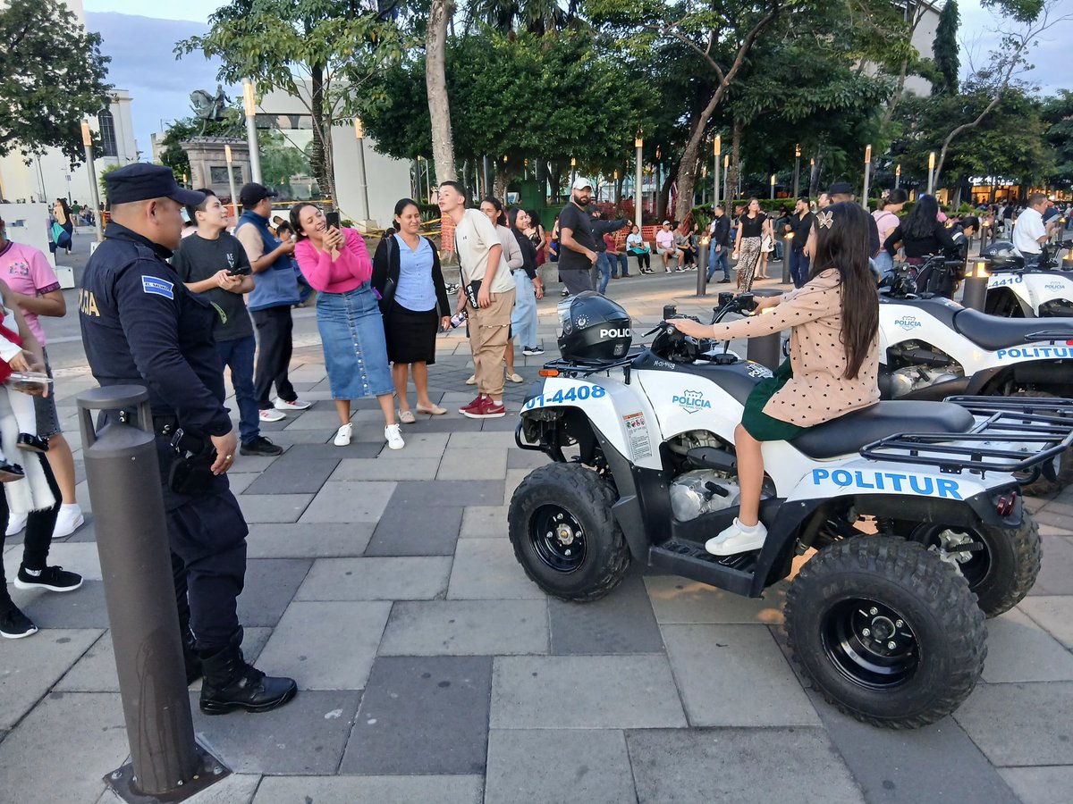 PNC El Salvador tweet media