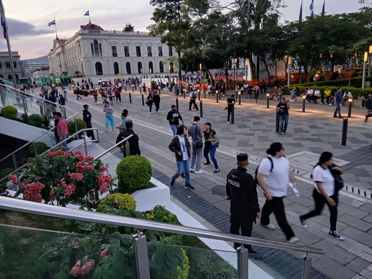 PNC El Salvador tweet media