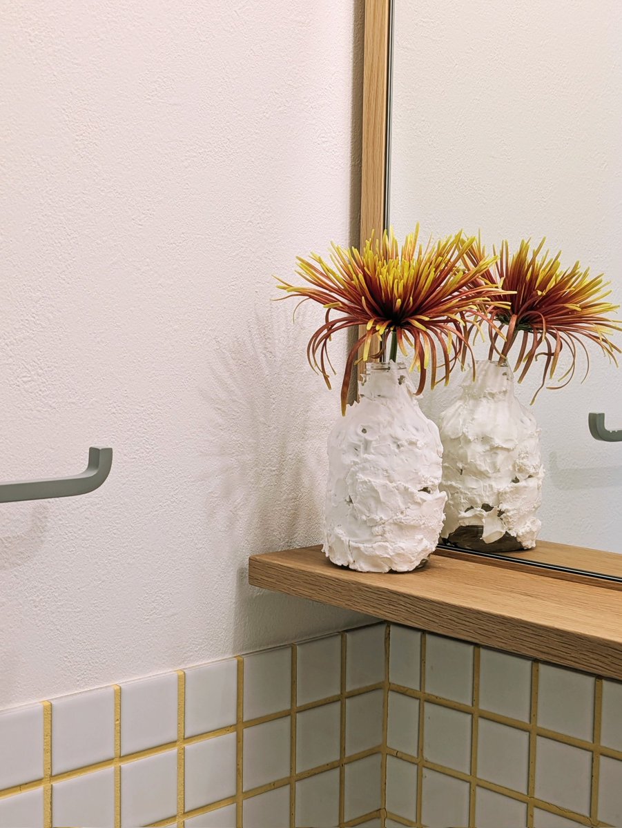 小学生が作った花瓶 小学生が作った花瓶 息子の作ってくれた花瓶が良い仕事し