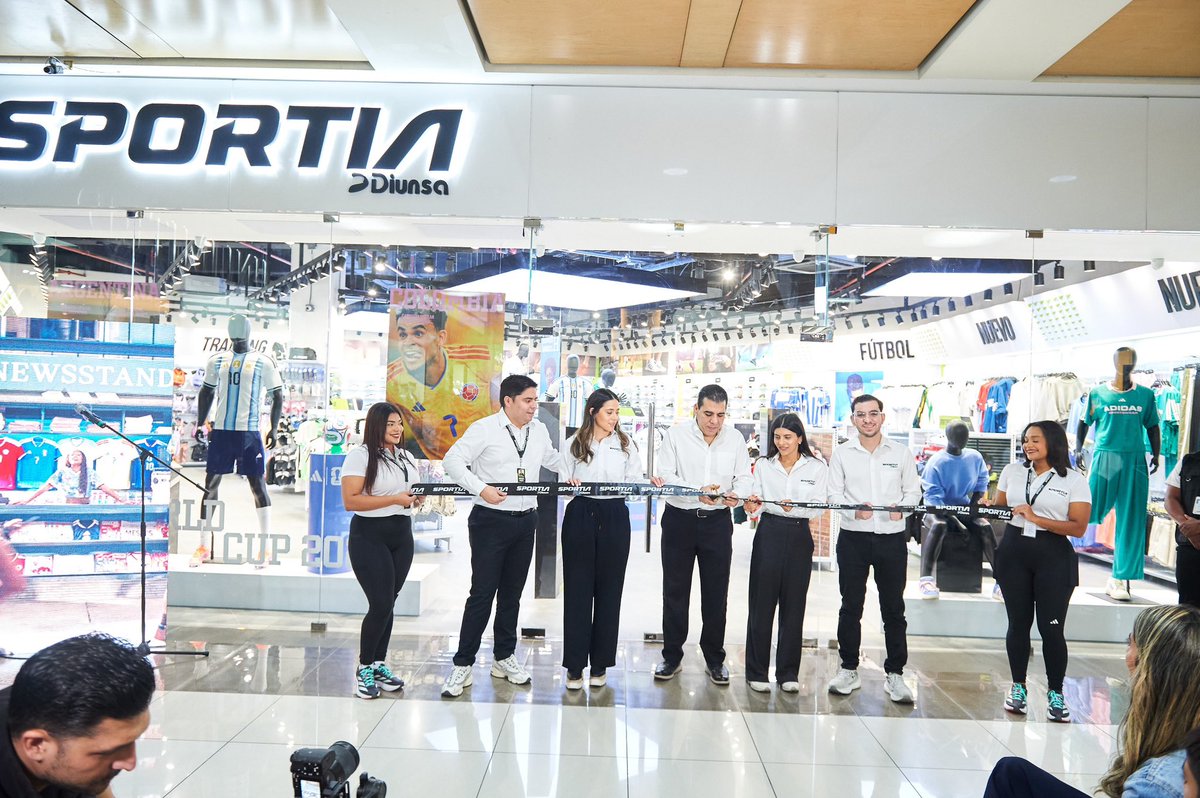 mariorfaraj's tweet photo. Hoy abrimos nuestra séptima tienda Sportia, en City Mall Tegucigalpa, con una propuesta que combina los productos más innovadores, de las mejores marcas y con lo último en tecnología deportiva. ¡Seguimos invirtiendo en Honduras! https://t.co/WZNaWIhf2t