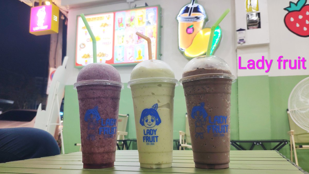 DraxCuLa's tweet photo. Lady Fruit สาขา 4 
ข้างโรงพยาบาลแมคคอร์มิค
น้ำผลไม้ปั่น อาหารทานเล่น อร่อยมาก ราคาไม่แพง มี #คนละครึ่งพลัส 
#สมูทตี้ #น้ำผลไม้ #น้ำปั่น #มาม่าเกาหลี #ของทานเล่น #เฟรนช์ฟรายส์ #ไก่ป๊อบ #ไก่คาราเกะ 
#Smoothie #FruitJuice #KoreanMama #Snacks #FrenchFries
#LadyFruit #Chiangmai https://t.co/XHVBbCelpv