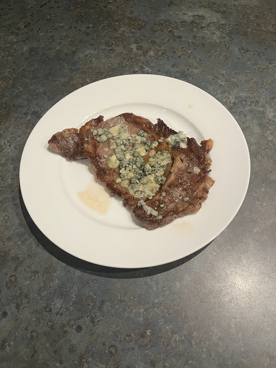 dalefan3_'s tweet photo. My white ass is enjoying a poorly cooked steak on this fine Friday nite https://t.co/sF89mlhfQi