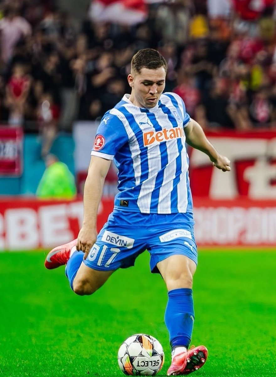 KevinJimenezCR's tweet image. Carlos Mora fuera de la selección por un desgarro, Alcocer se espera que sí esté. 🇨🇷