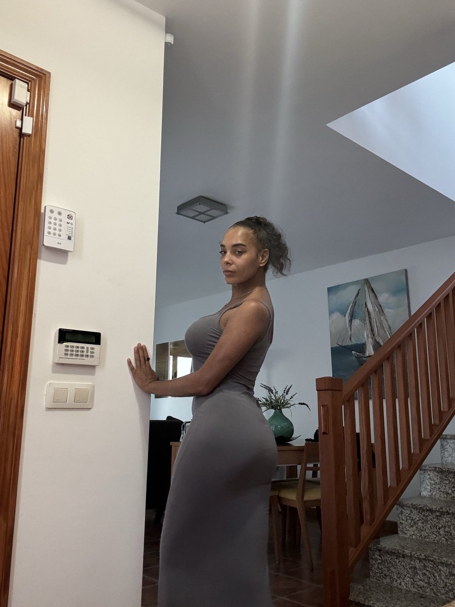 Sophiaaxcii's tweet image. 2 days and counting until I beat Cindy’s ass 😈 @SlapCity6