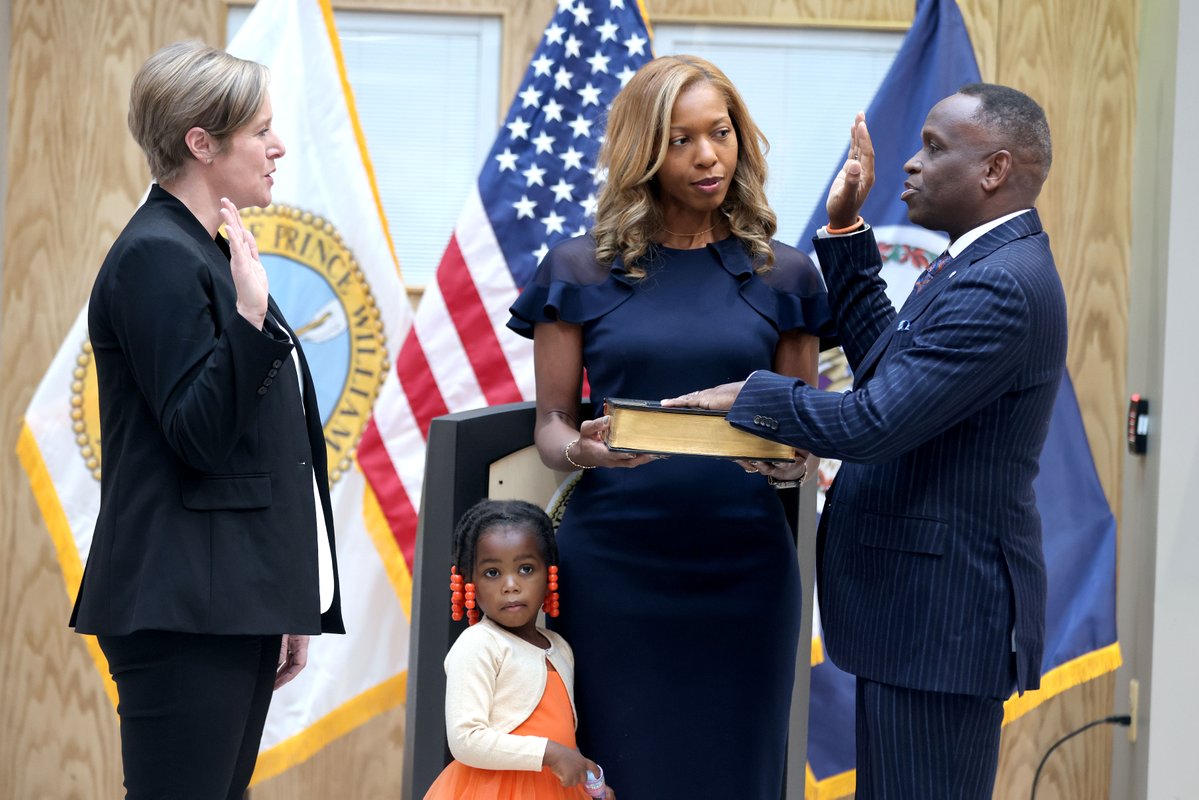 pwcgov's tweet image. Congratulations to George T. Stewart who took the oath of office this afternoon as Gainesville District Supervisor, accompanied by family, community members and fellow elected officials. 

Watch the ceremony here: loom.ly/7CTX_4E