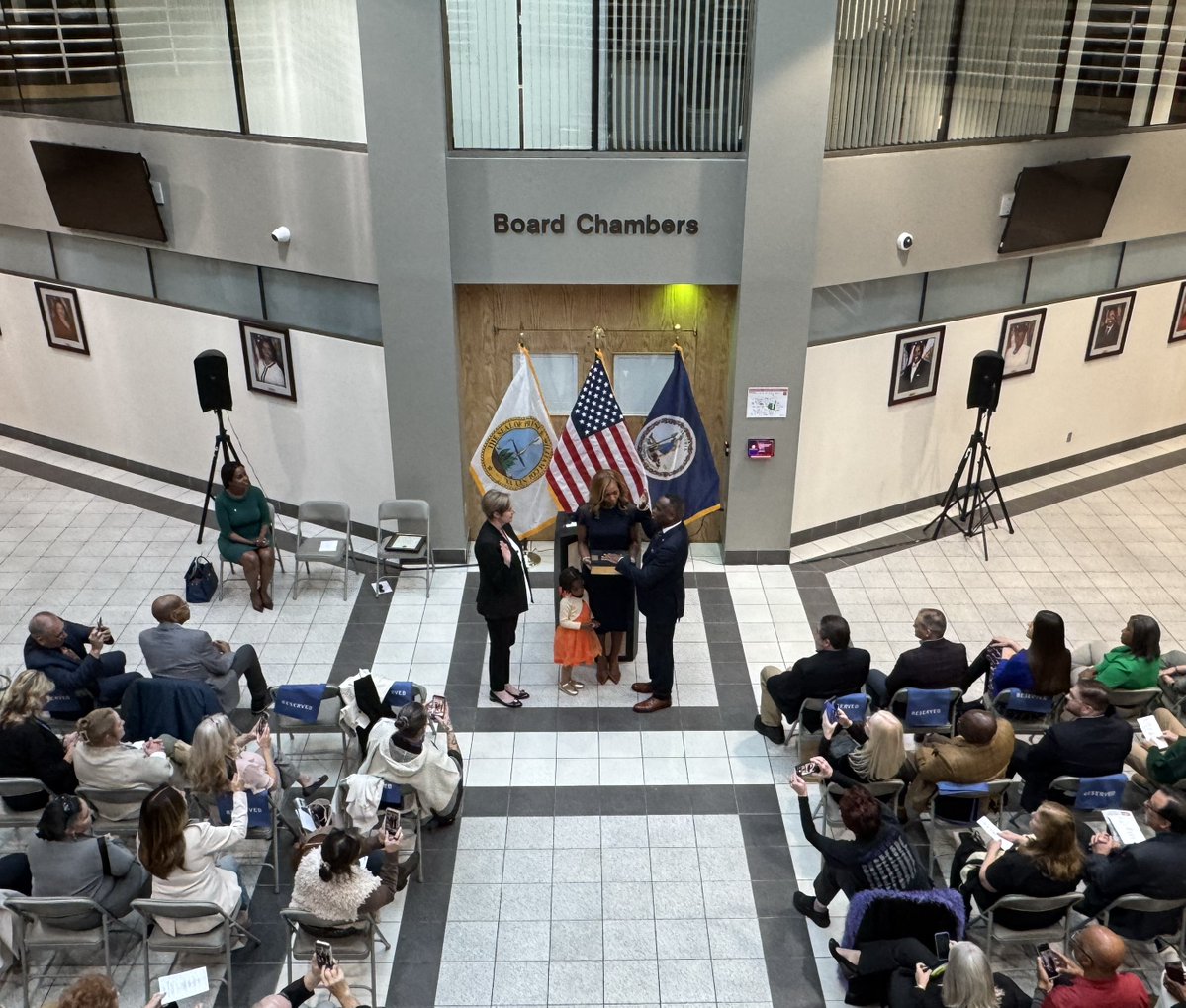 pwcgov's tweet image. Congratulations to George T. Stewart who took the oath of office this afternoon as Gainesville District Supervisor, accompanied by family, community members and fellow elected officials. 

Watch the ceremony here: loom.ly/7CTX_4E