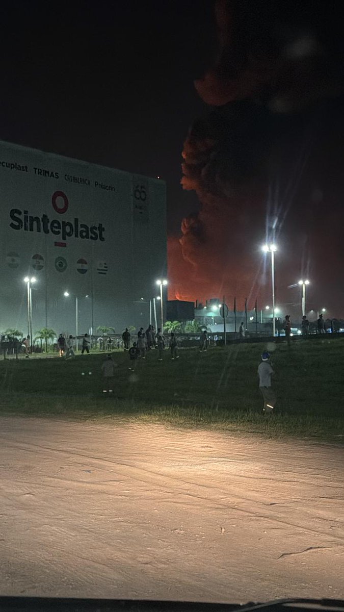 Aguus_gu1's tweet image. No fue #sinteplast