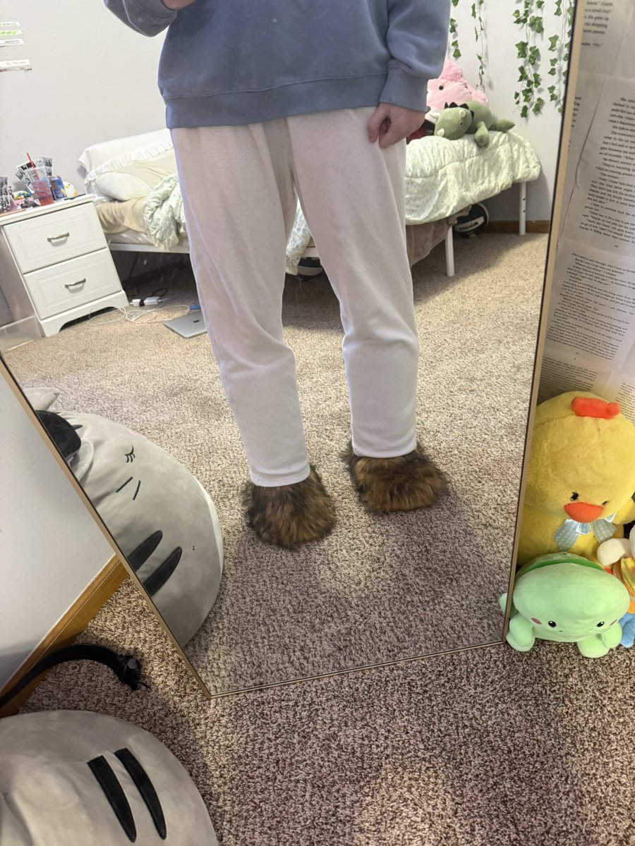 airport fit for next week since my katseye shoes won’t fit in my bag ❤️🥹 serving hopecore serving bigfoot