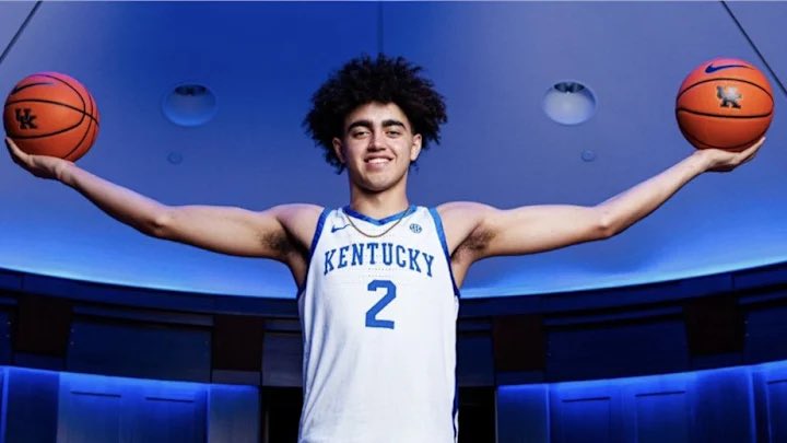 We don't talk enough about how blessed we are that Malachi Moreno is what he is in the 4th game of his college career. Needed him to be a factor. 💙 #BBN