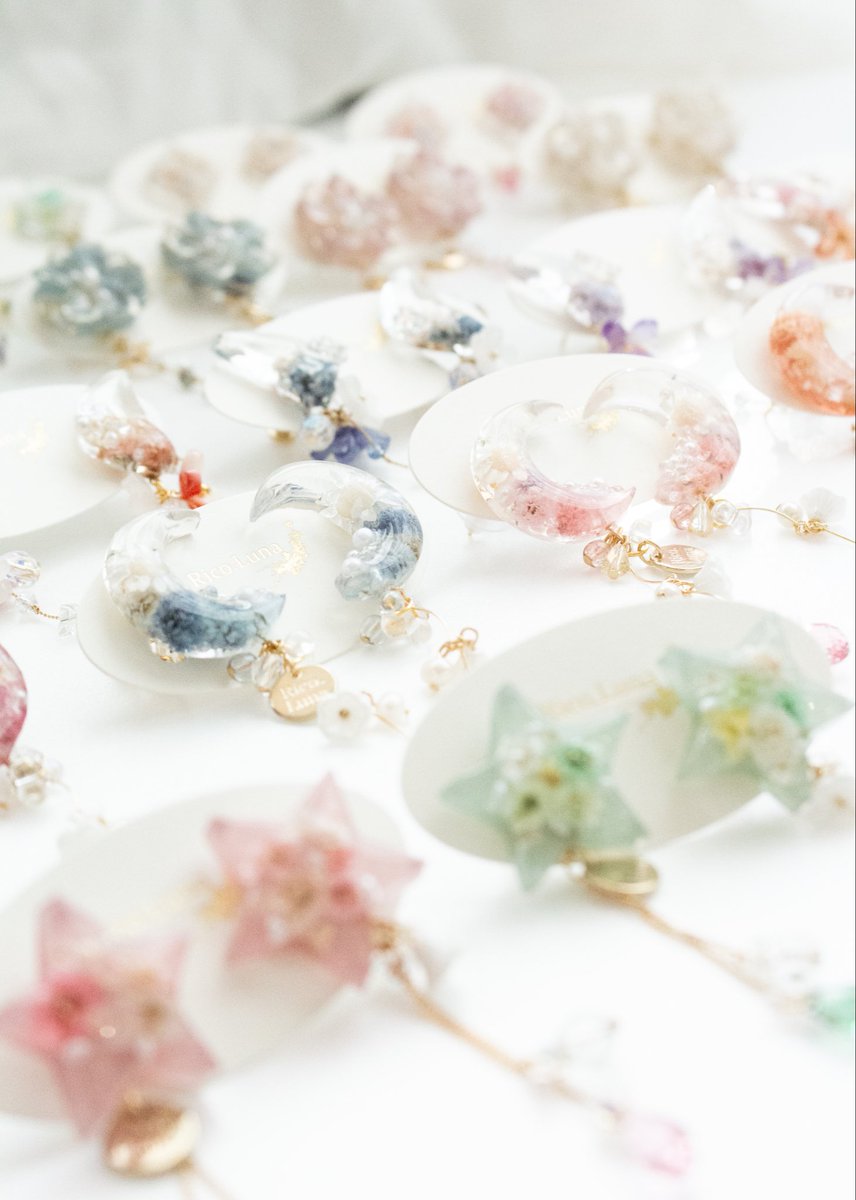 本日デザフェス出店します♡

出展名:りこうめねいろ
出展日:11/1516 両日
ブース番号:南館4階 R-265

お花のレジン推し活アクセサリー
Rico.Lunaです♡