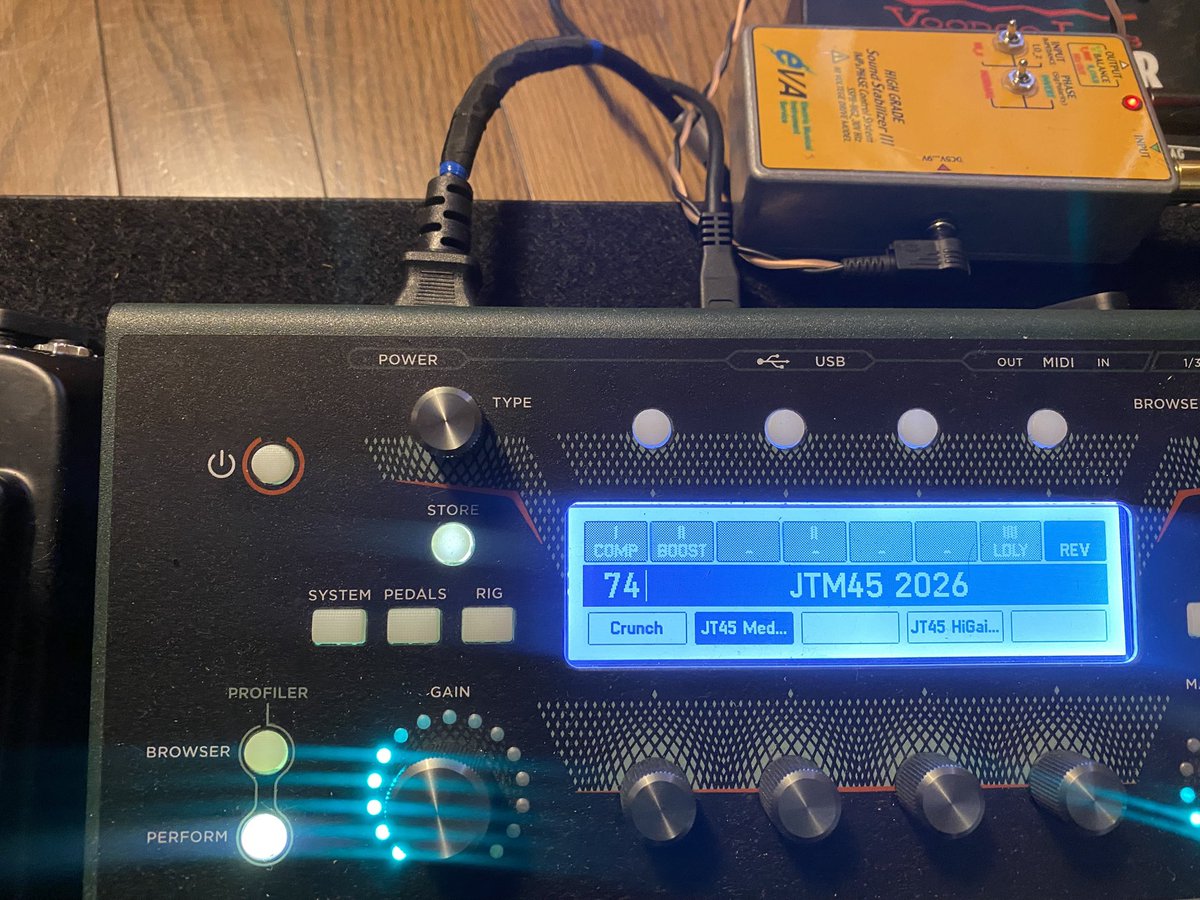 昨日はとある場所でレコーディングしてました。知人からオススメされた