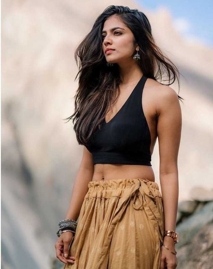 MalavikaM_Fans's tweet image. 