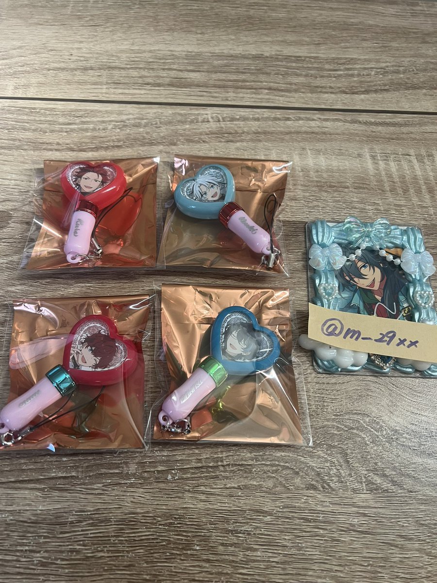 【交換】あんスタ スタフォニ 4th
 ミニペンライトチャーム

譲:写真参照

求:ニキ、マヨイ(マヨイはニキ含む場合のみ)

都内手渡し、現地(現状22日)、郵送(現在は手渡し優先)

検索からも気軽にお声がけください☺️