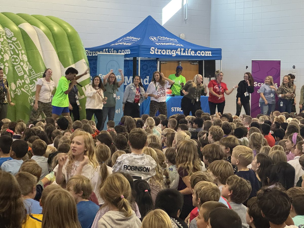 Strong 4 Life Pep Rally is currently underway 🙌 <a href="/SweetAppleES/">Sweet Apple Elem</a> <a href="/andylallison/">Andy L. Allison</a> <a href="/FultonZone5/">Angela Parham</a>