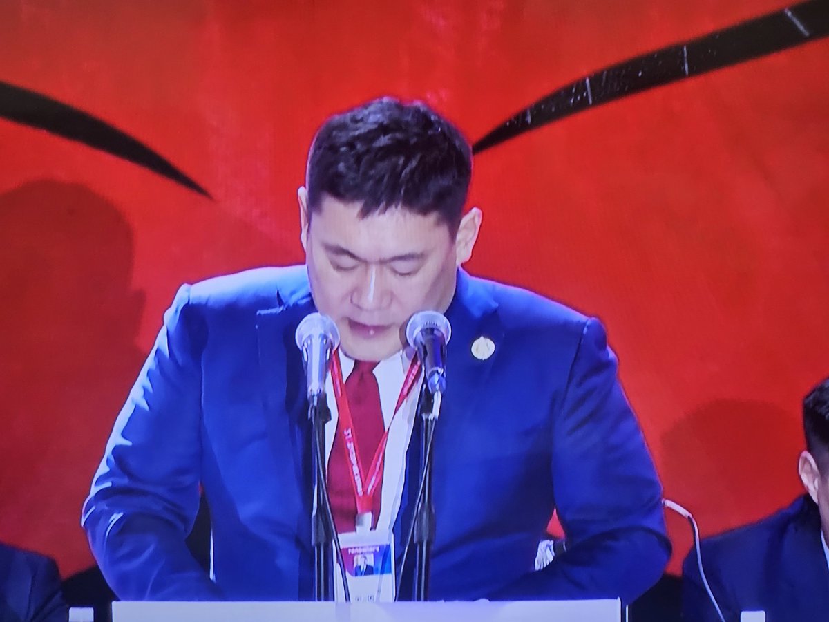 Сургууль соёлгүй ийм амьтнаар лекц уншуулаад сууцгааж байх гэж #МАН